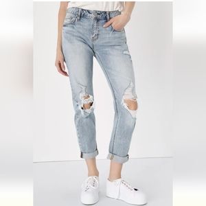 NWT Eunina Frankie Light Wash Distressed Mid-Rise Girlfriend Jeans